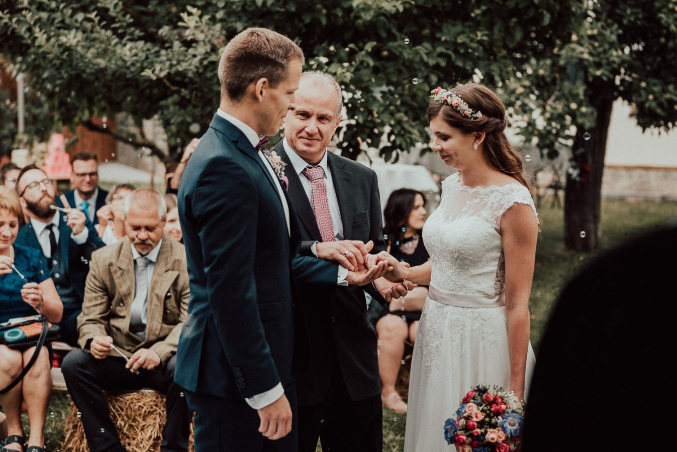 boho-hochzeit-mit-trauung-im-freien-0017