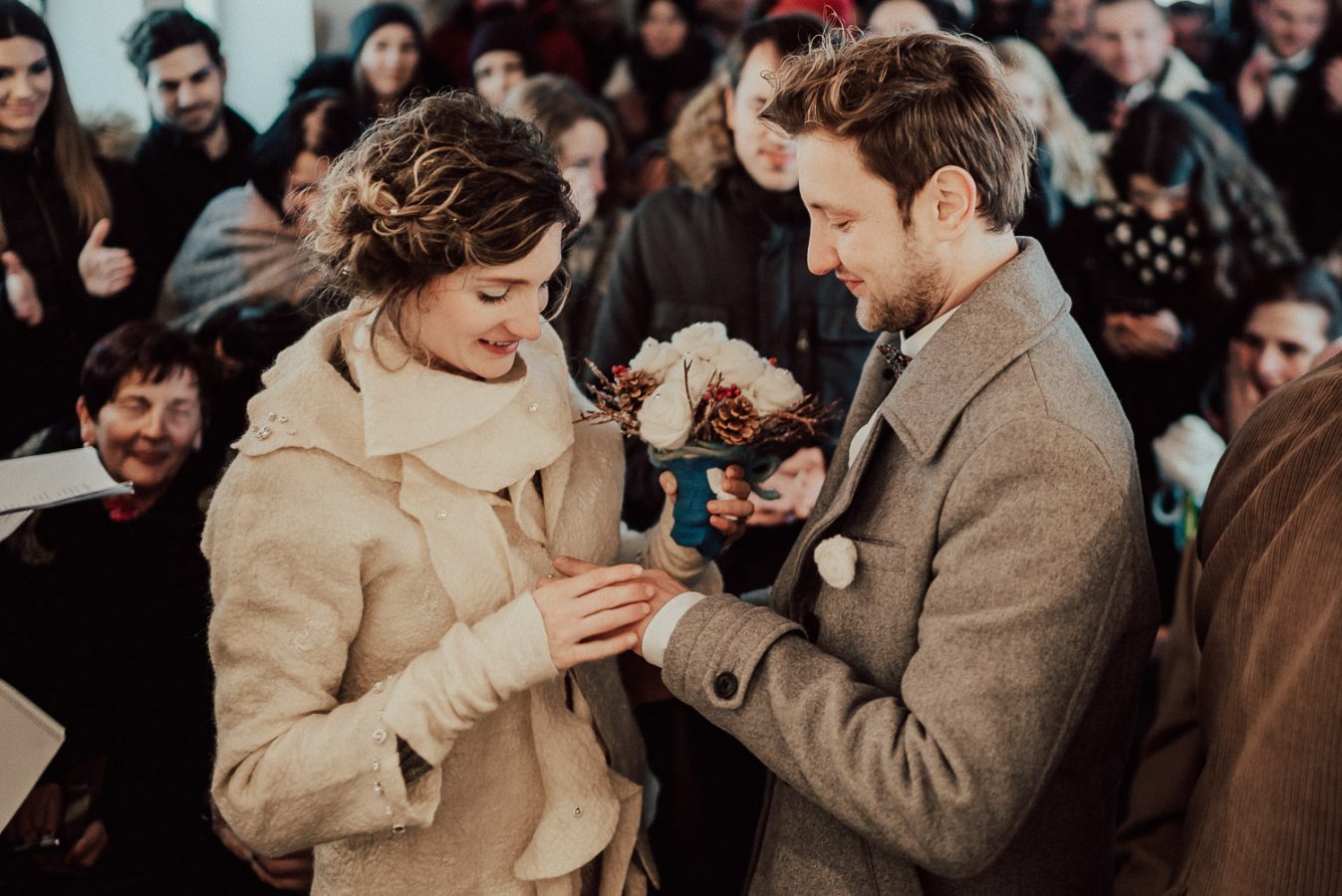 winterhochzeit-mit-weihnachtsmarkt-0049