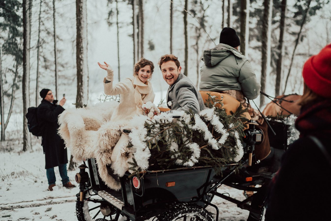 winterhochzeit-mit-weihnachtsmarkt-0064