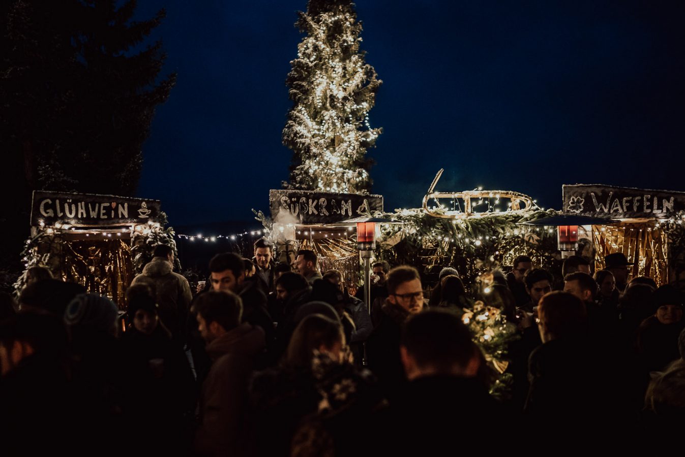 winterhochzeit-mit-weihnachtsmarkt-0067